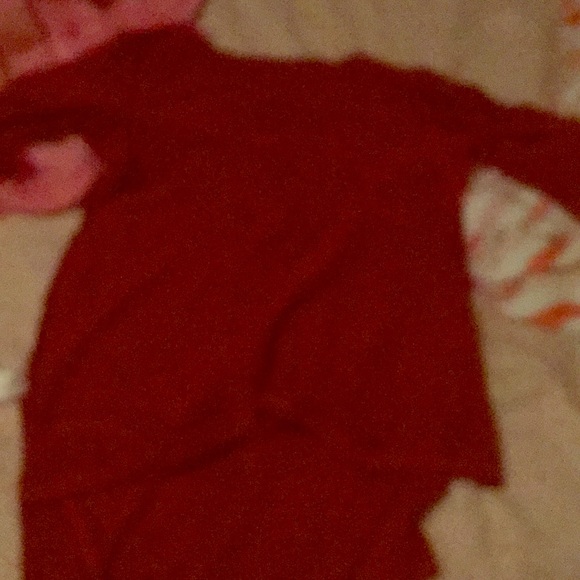 Long red shirt - Picture 1 of 2